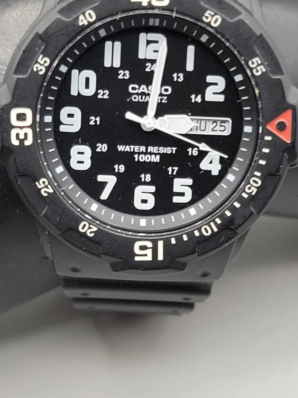 Casio Sports 5125 Unisex Quartz Watch Day/Date 28mm 9